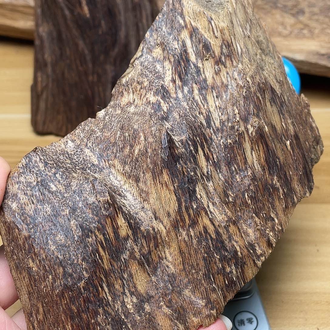 A***D沉香达拉干虎斑纹74.4克