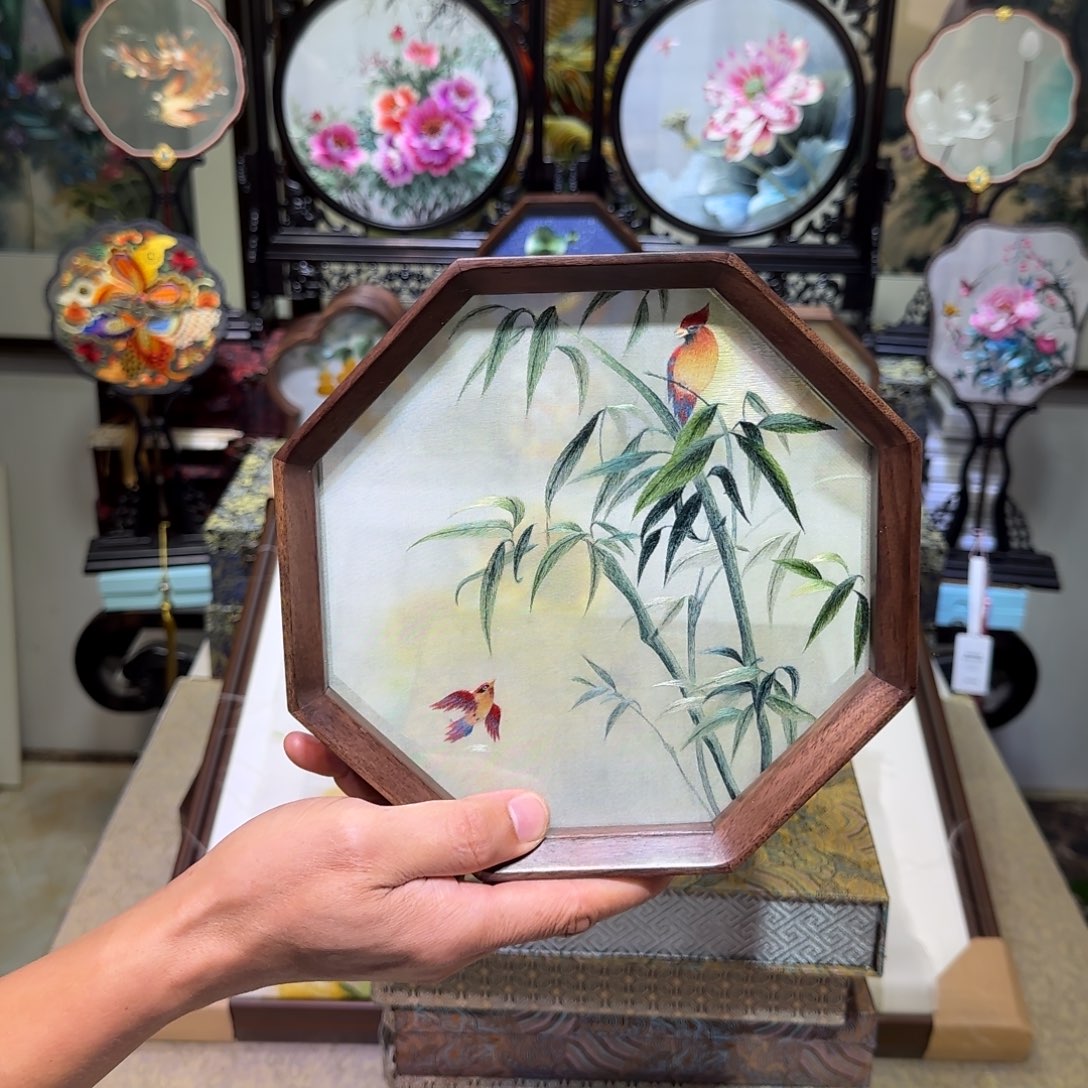 刺绣刺绣工艺精湛独特设计新颖时尚