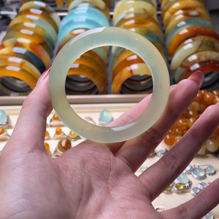 蛇纹石玉手镯未镶嵌53.6