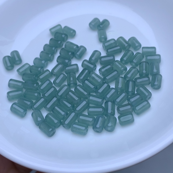 翡翠散珠卡4乘6冰蓝水桶珠30个