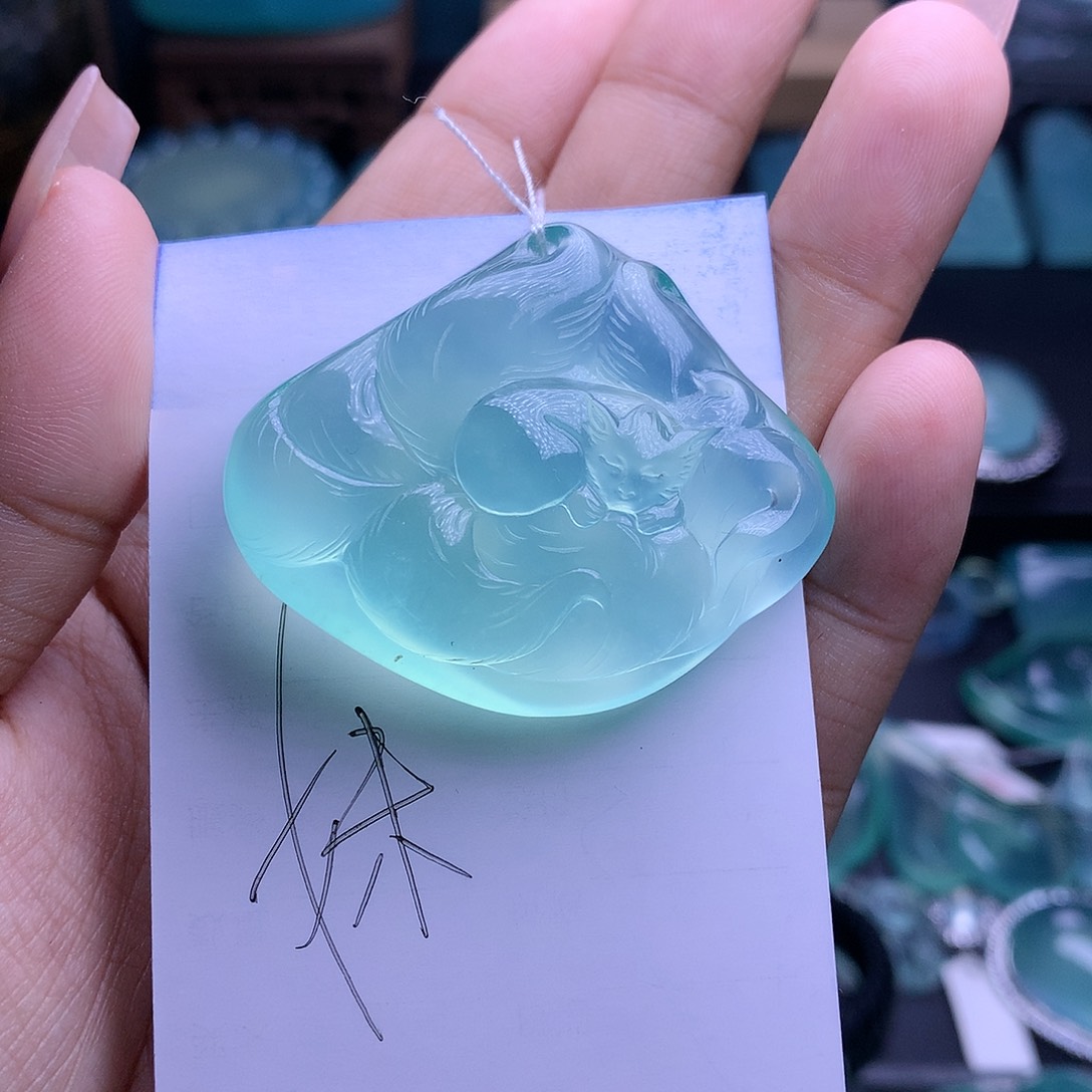 蛇纹石玉吊坠未镶嵌
