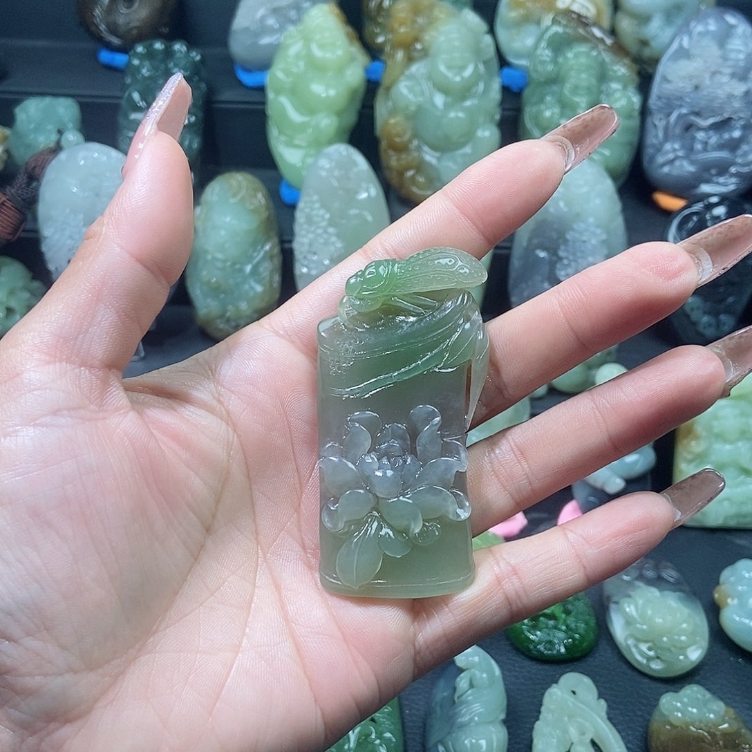 和田玉未镶嵌颈饰小***