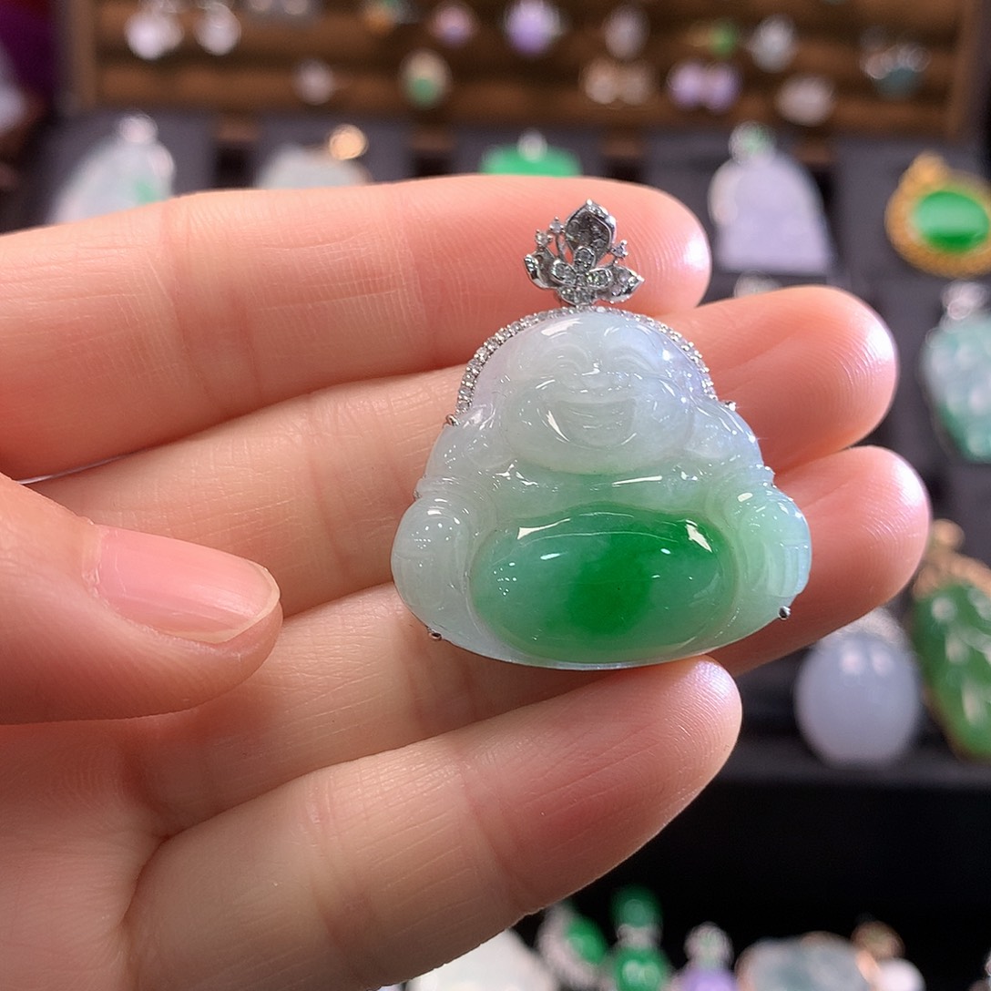 翡翠颈饰18K金镶嵌绿佛