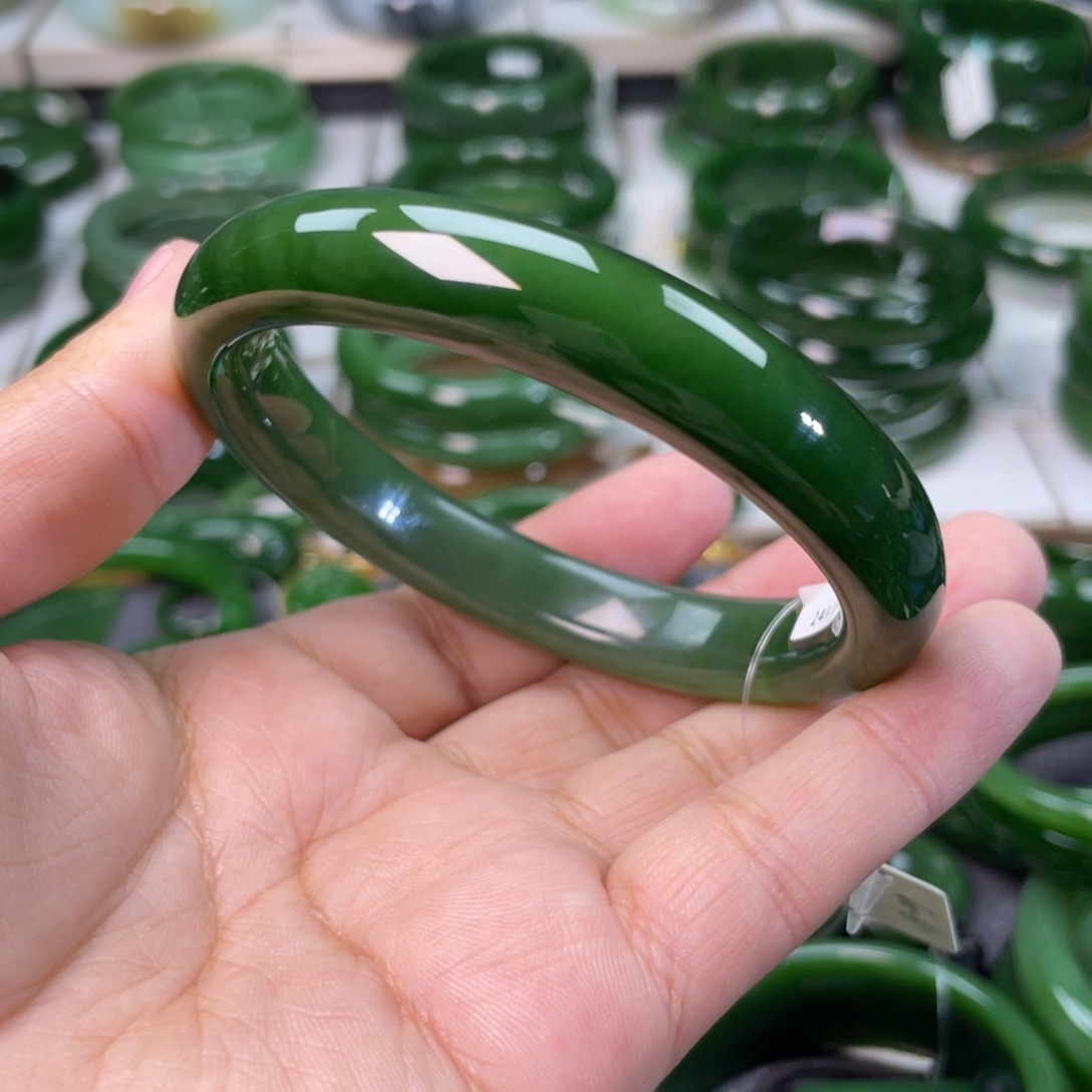和田玉（碧玉）手镯未镶嵌