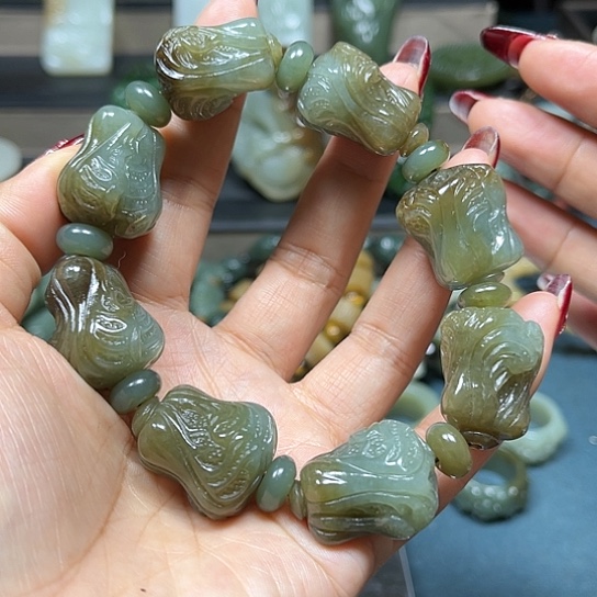 和田玉手串未镶嵌吃****鑫