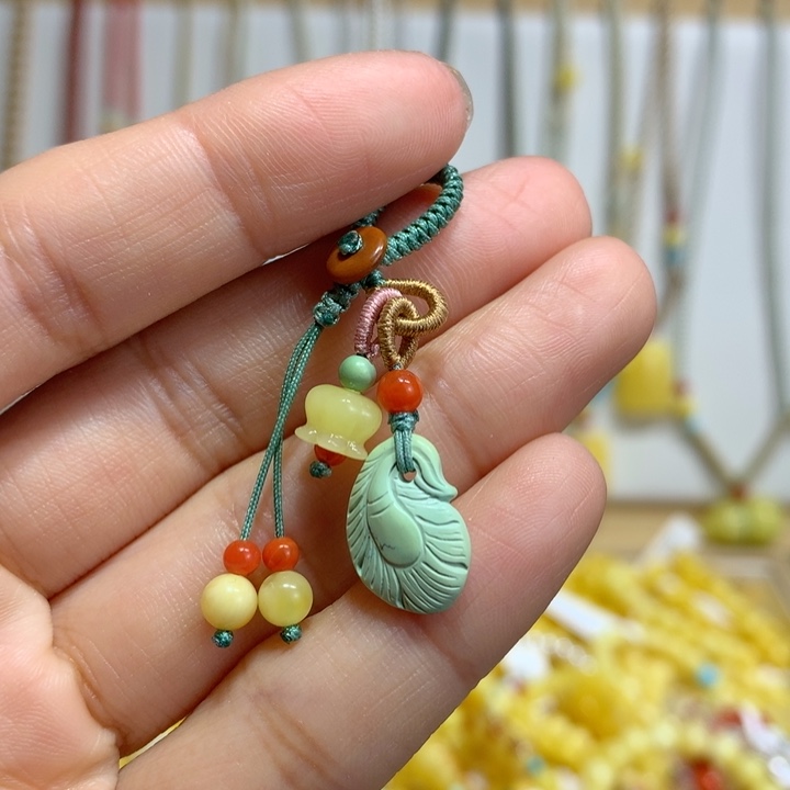 蜜蜡未镶嵌裸石配饰