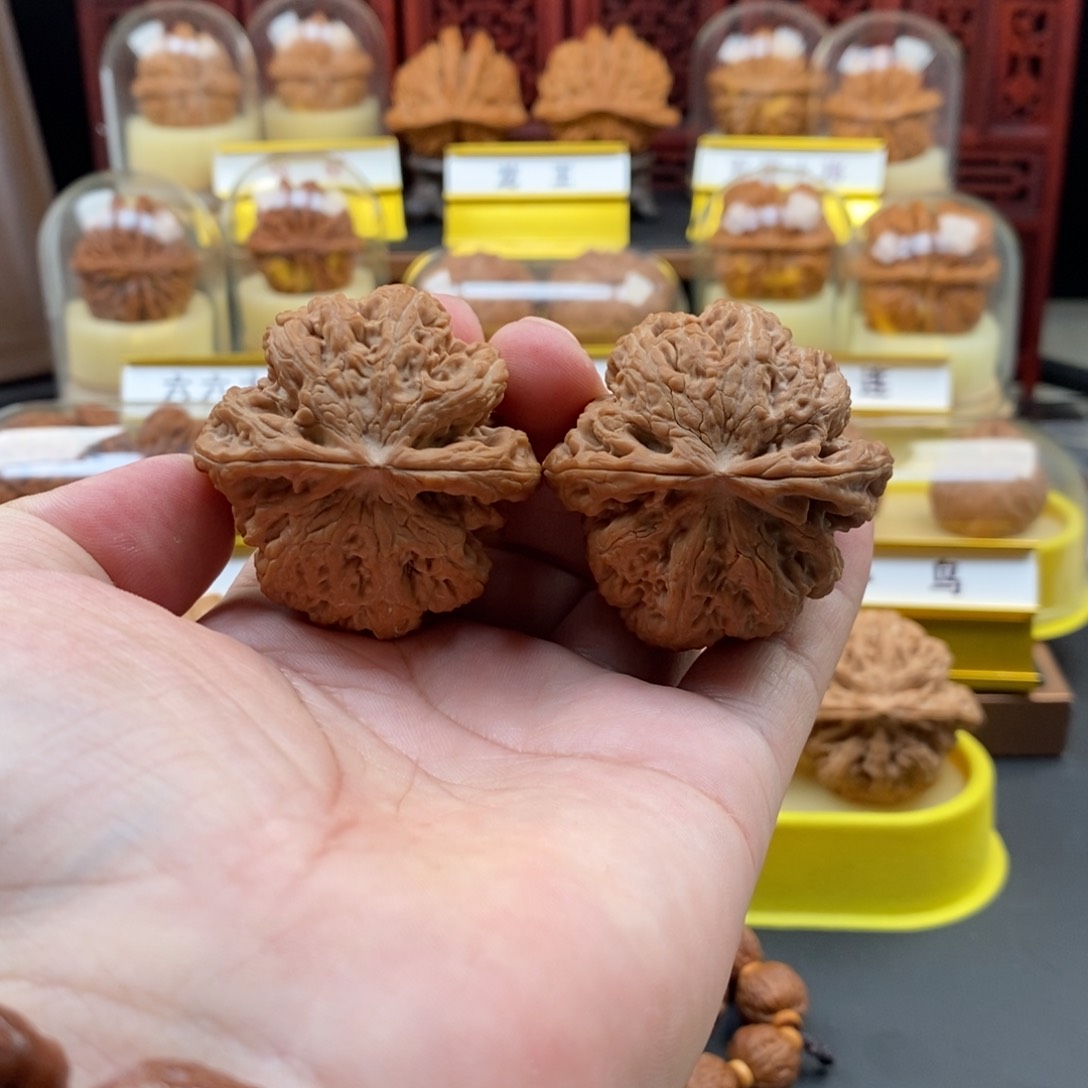 文玩核桃吊坠平谷大粗筋，全品，尺寸46