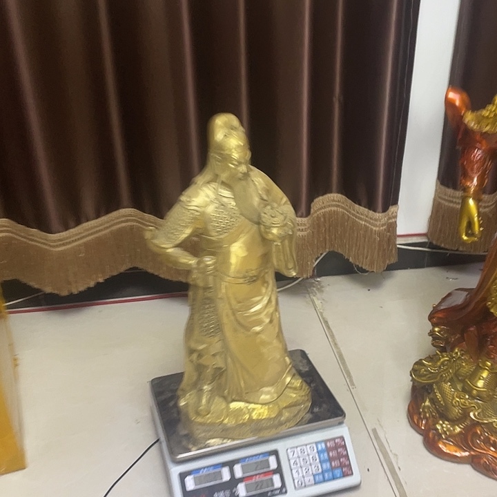 皇***族黄铜素袍关公58红色