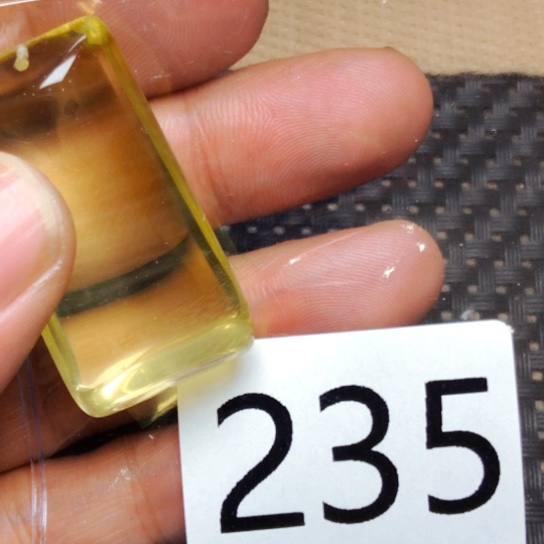 水晶颈饰未镶嵌顾**?