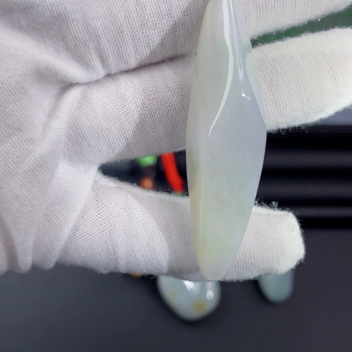 翡翠未镶嵌挂件片料