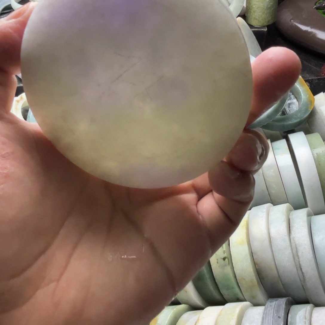 J***.定制翡翠未镶嵌翡翠手镯定制