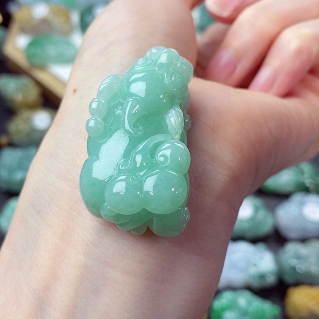 翡翠颈饰未镶嵌天然