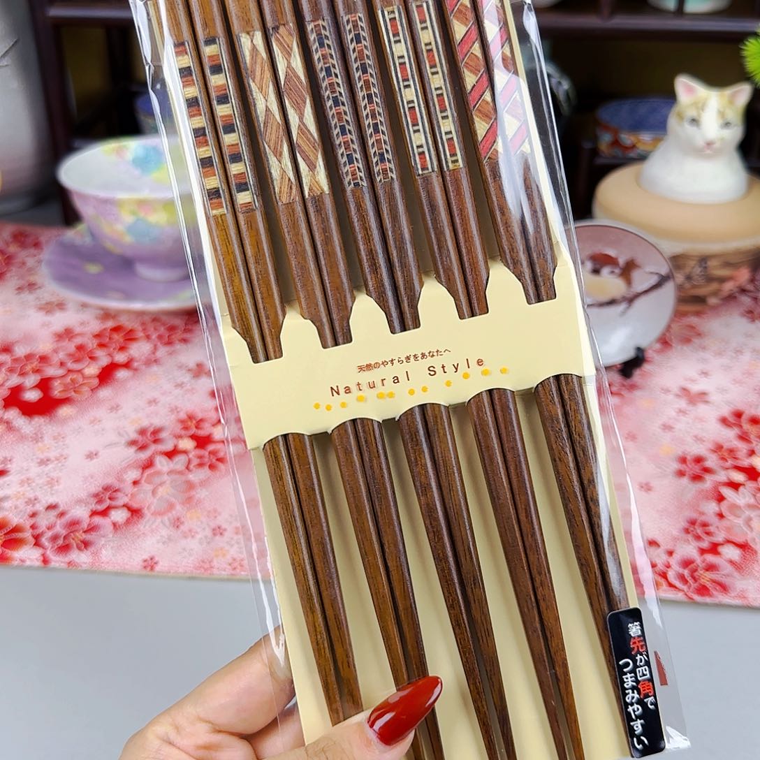 他家茶具瓷器好美