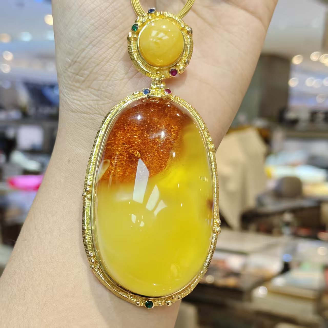 蜜蜡吊坠 银镶嵌天然琥珀时尚女款精美吊坠