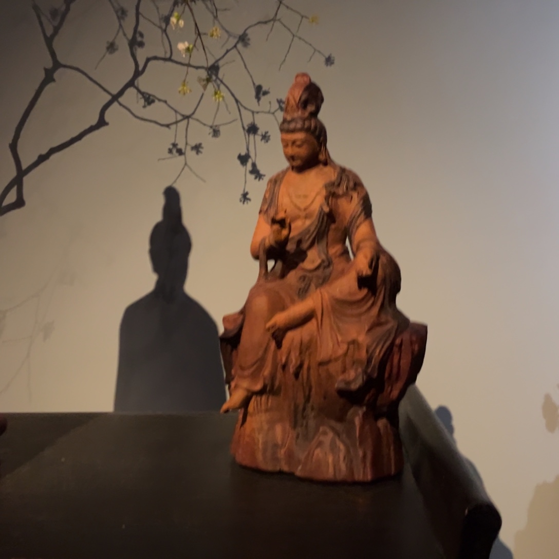 花梨木类栩**羽水月观音