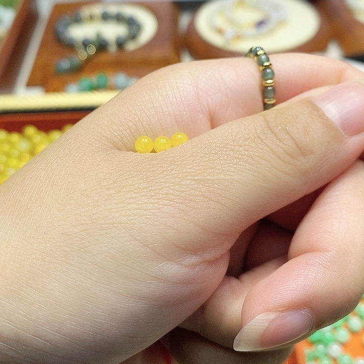 翡翠散珠碴*?冰鸡油黄卡3➕