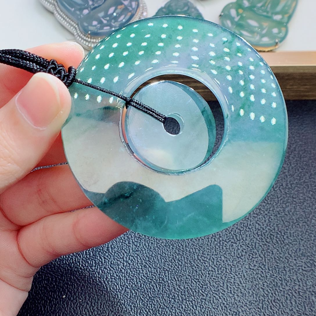 翡翠颈饰未镶嵌翡翠