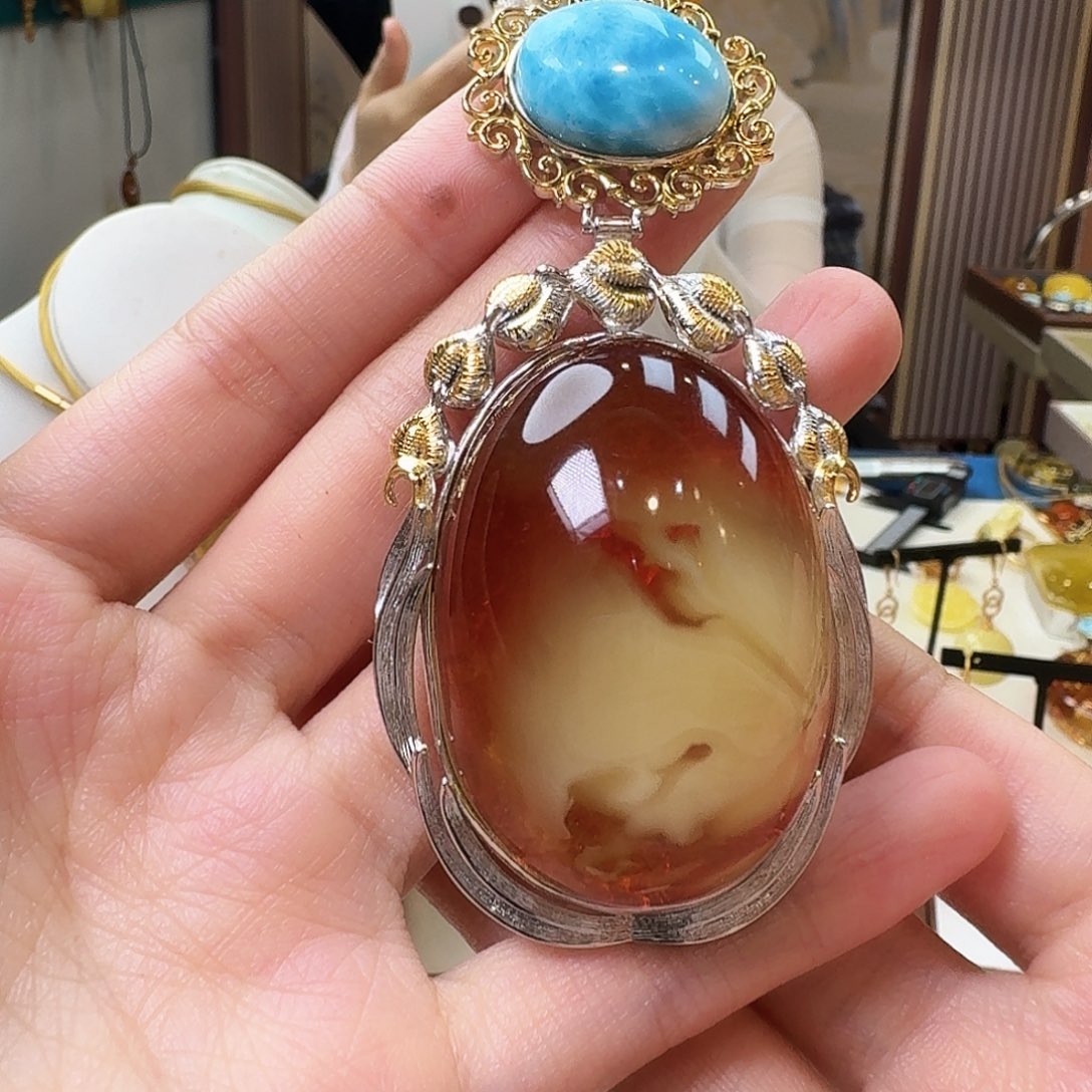 琥珀未镶嵌颈饰吊坠