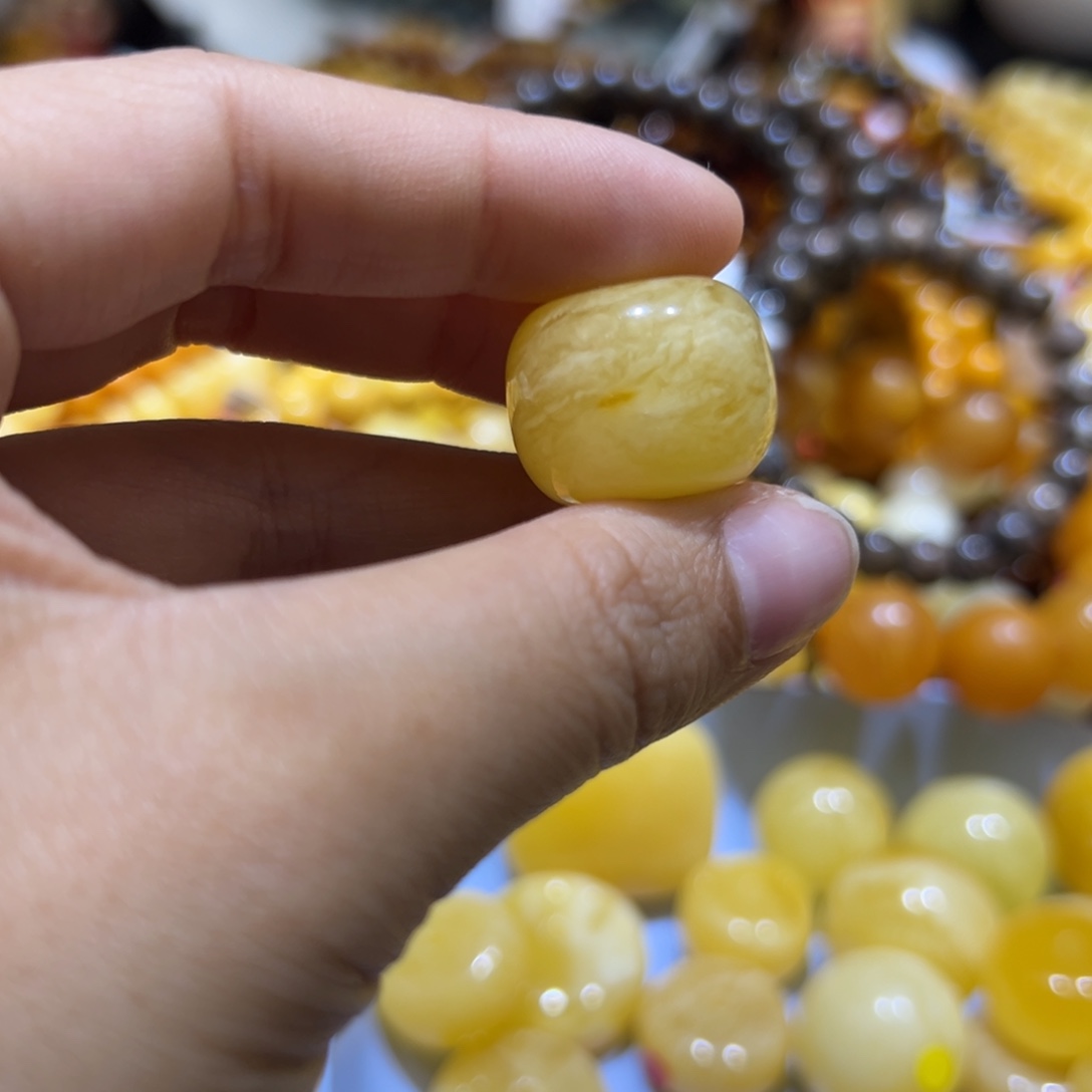 琥珀珠宝奇石未镶嵌