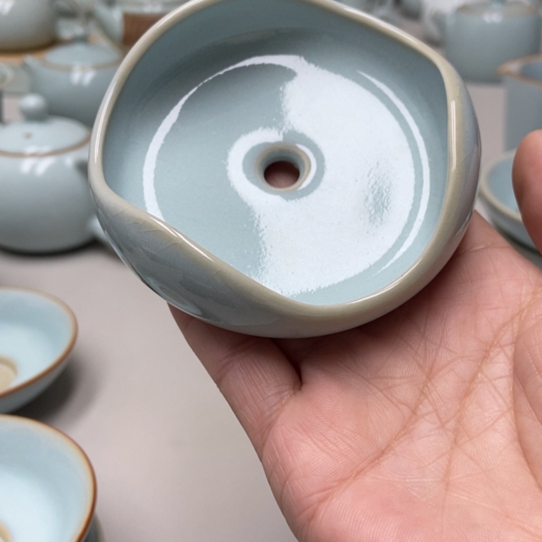 用***2瓷三足托无礼盒，，