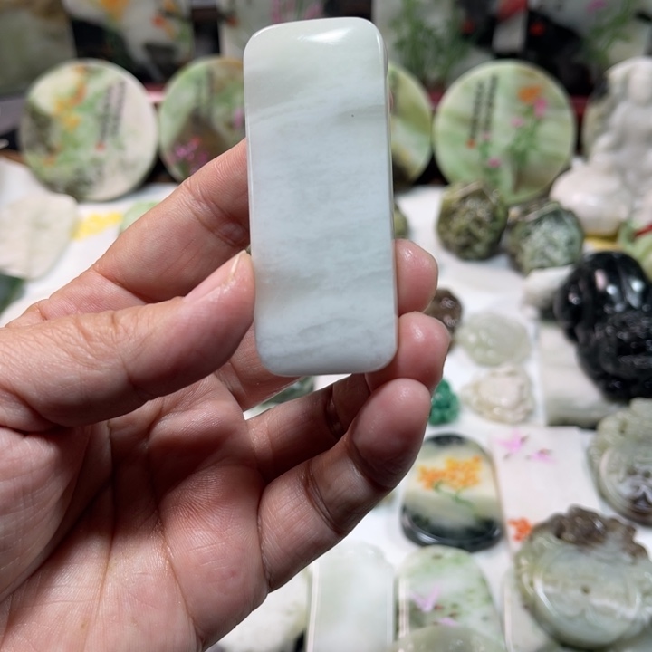 独山玉未镶嵌颈饰