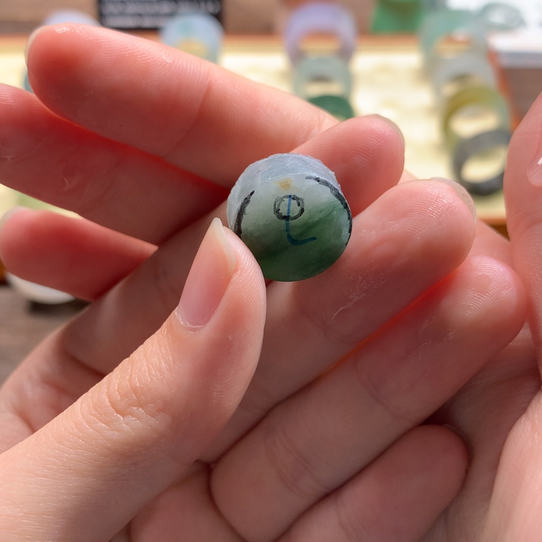 定制翡翠未镶嵌小*星翡翠戒心