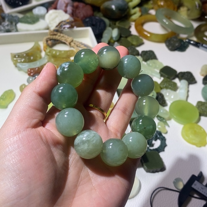 蛇纹石玉合金颈饰