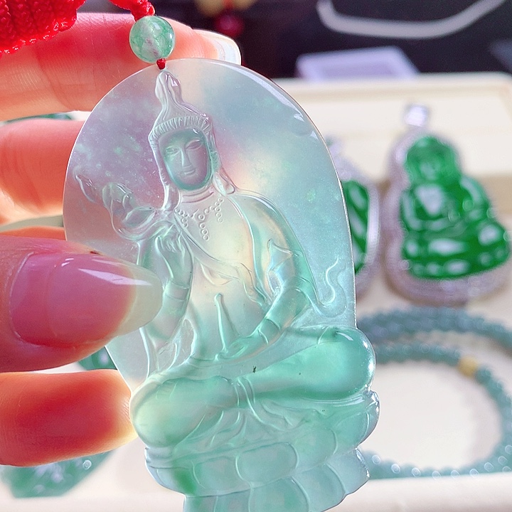 翡翠颈饰未镶嵌天然