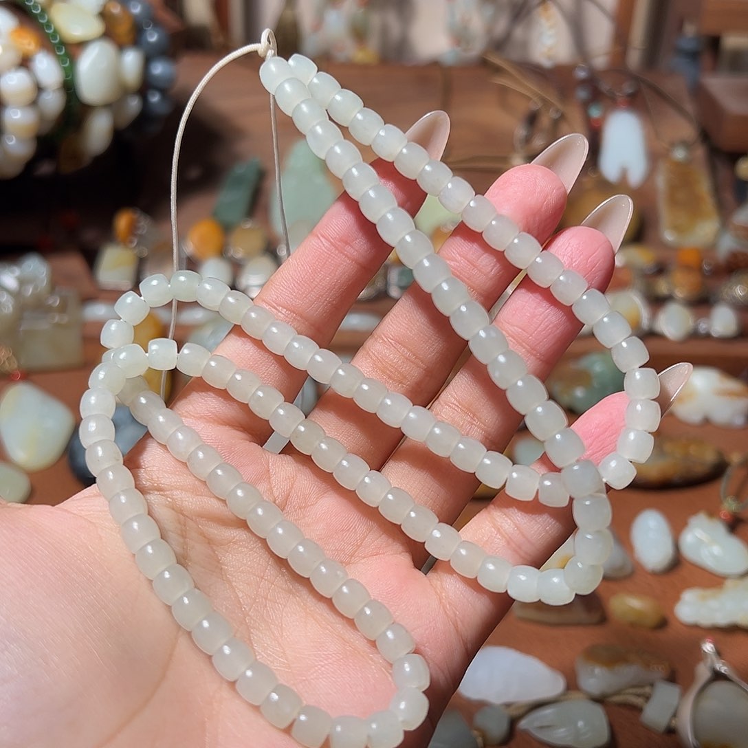 和田玉颈饰未镶嵌