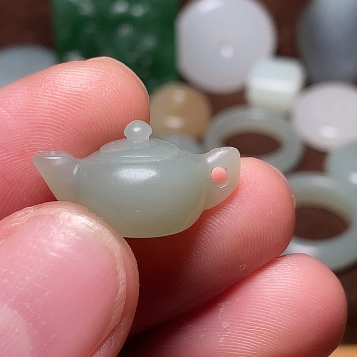 日***金和田玉（糖玉）未镶嵌手链