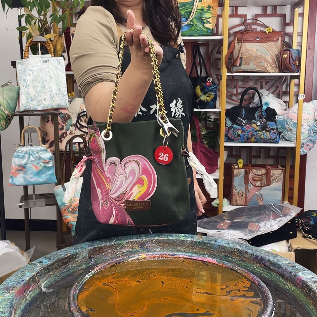 冥***晞牦牛剖层皮革26号高定不退不换