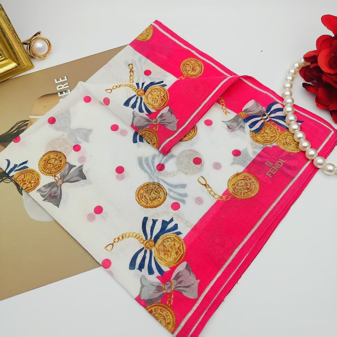 95新 FENDI/芬迪 海囤/芬迪/丝巾/YY05612