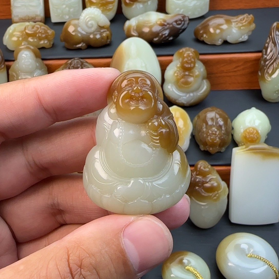 和田玉（糖玉）颈饰未镶嵌大*歌