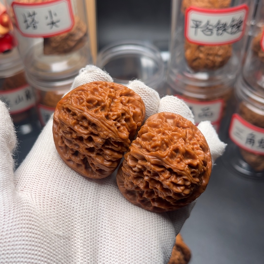 文玩核桃把件43.5精品南疆石