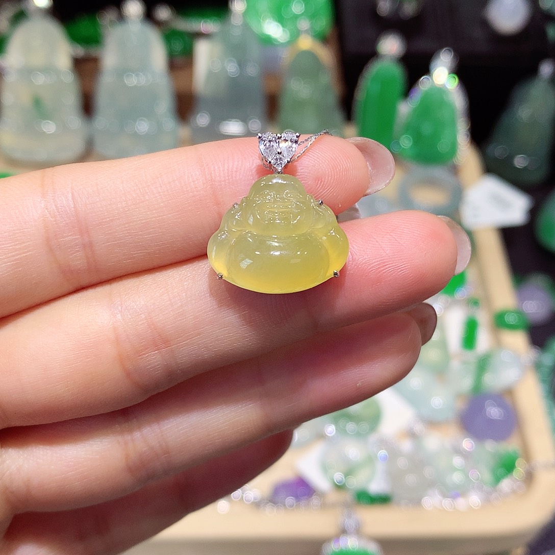颈饰18K金镶嵌翡翠佛