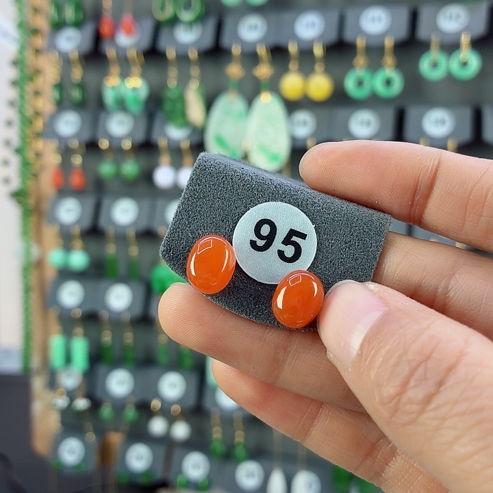 南红玛瑙18K金镶嵌耳饰