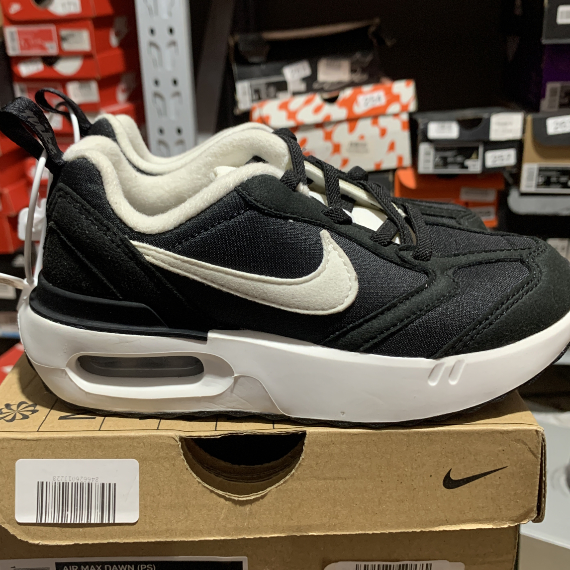 183号nike黑色跑鞋DC9318002 28码