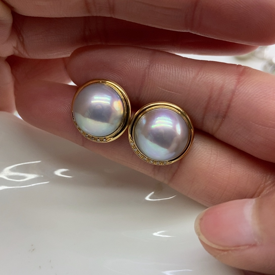 拼合珍珠（马贝珠）耳饰18K金镶嵌