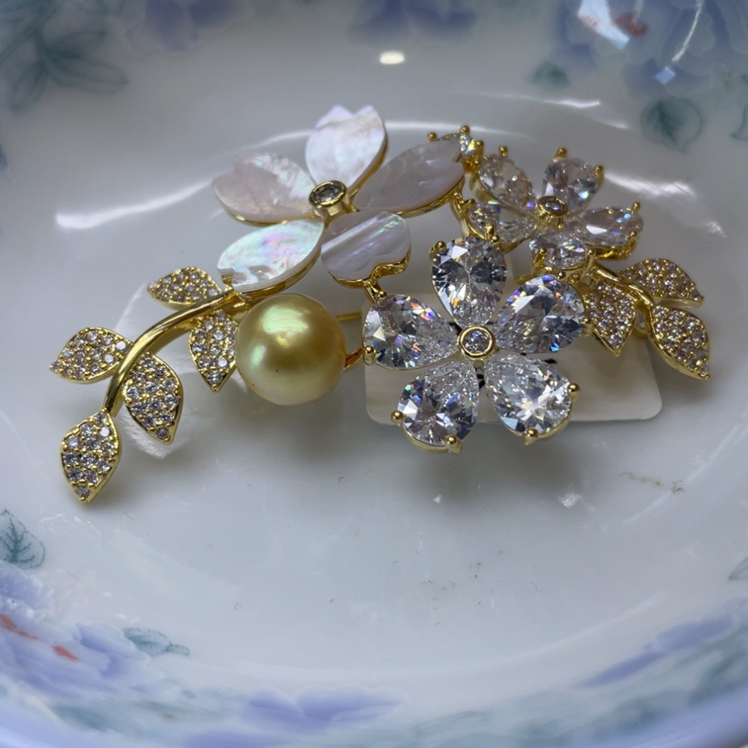 未镶嵌海水珍珠胸针