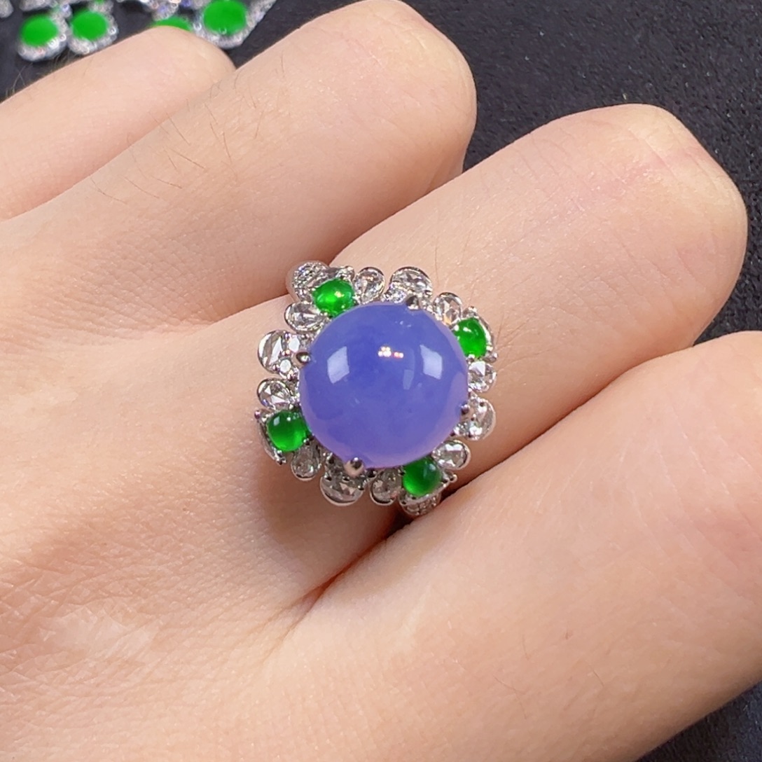 翡翠戒指18K金镶嵌蛋面