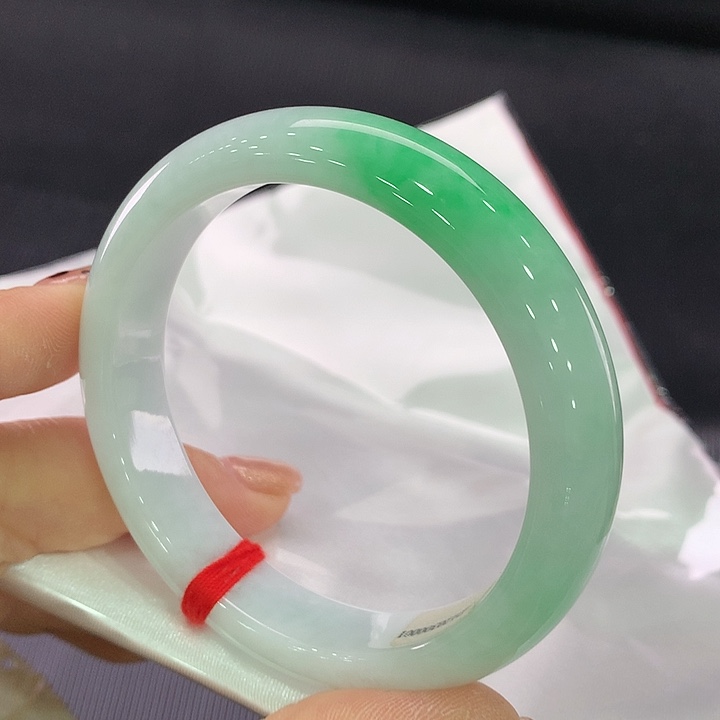 翡翠手镯未镶嵌正圈56