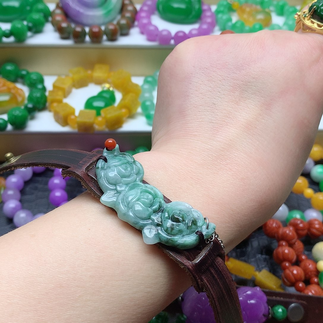 吊坠(赠链)未镶嵌翡翠