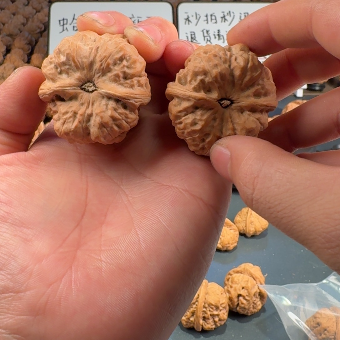 明***吊坠文玩核桃蛤蟆的眼睛是真的好看啊我的天啊