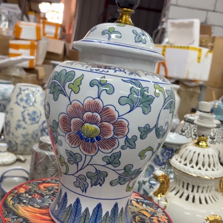 微瑕青花瓷器值得购买