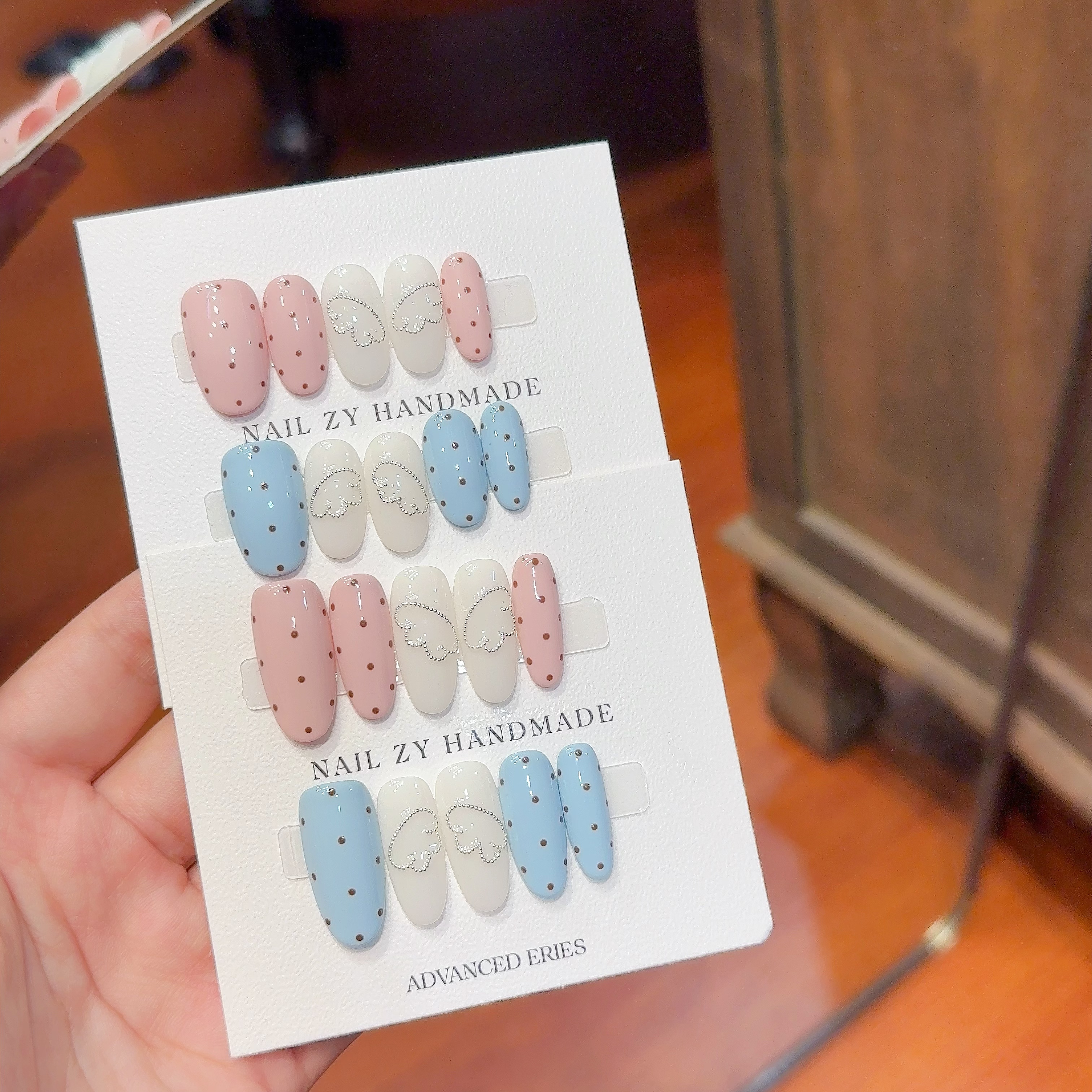 【小羽毛】祝音手工穿戴甲手绘波点可爱小钢珠拼接小羽毛穿戴美甲