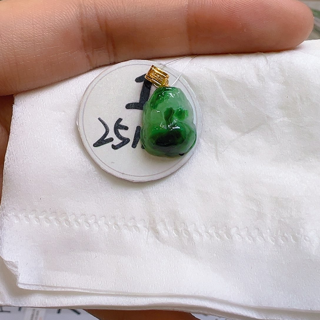 翡翠颈饰18K金镶嵌翡翠