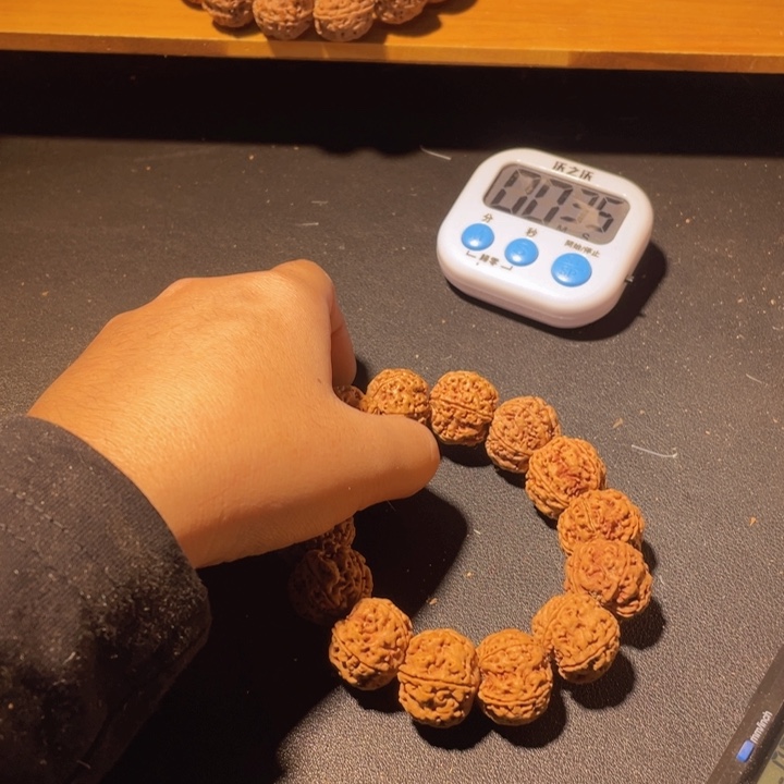 济***亮金刚菩提手串这个