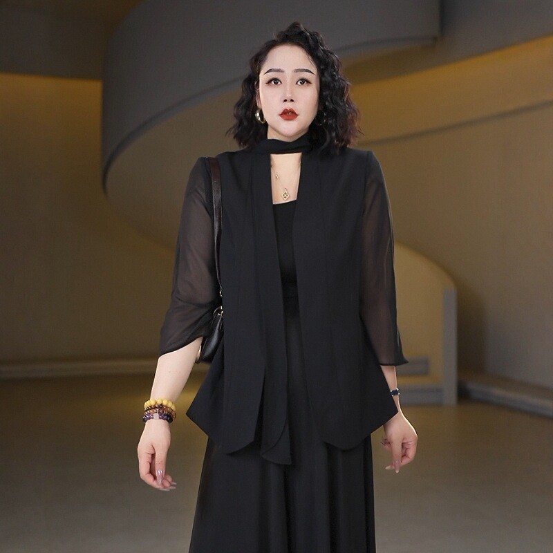 伊馨大码女装2025年春季新款胖mm高级感气质显瘦百搭防嗮西装外套