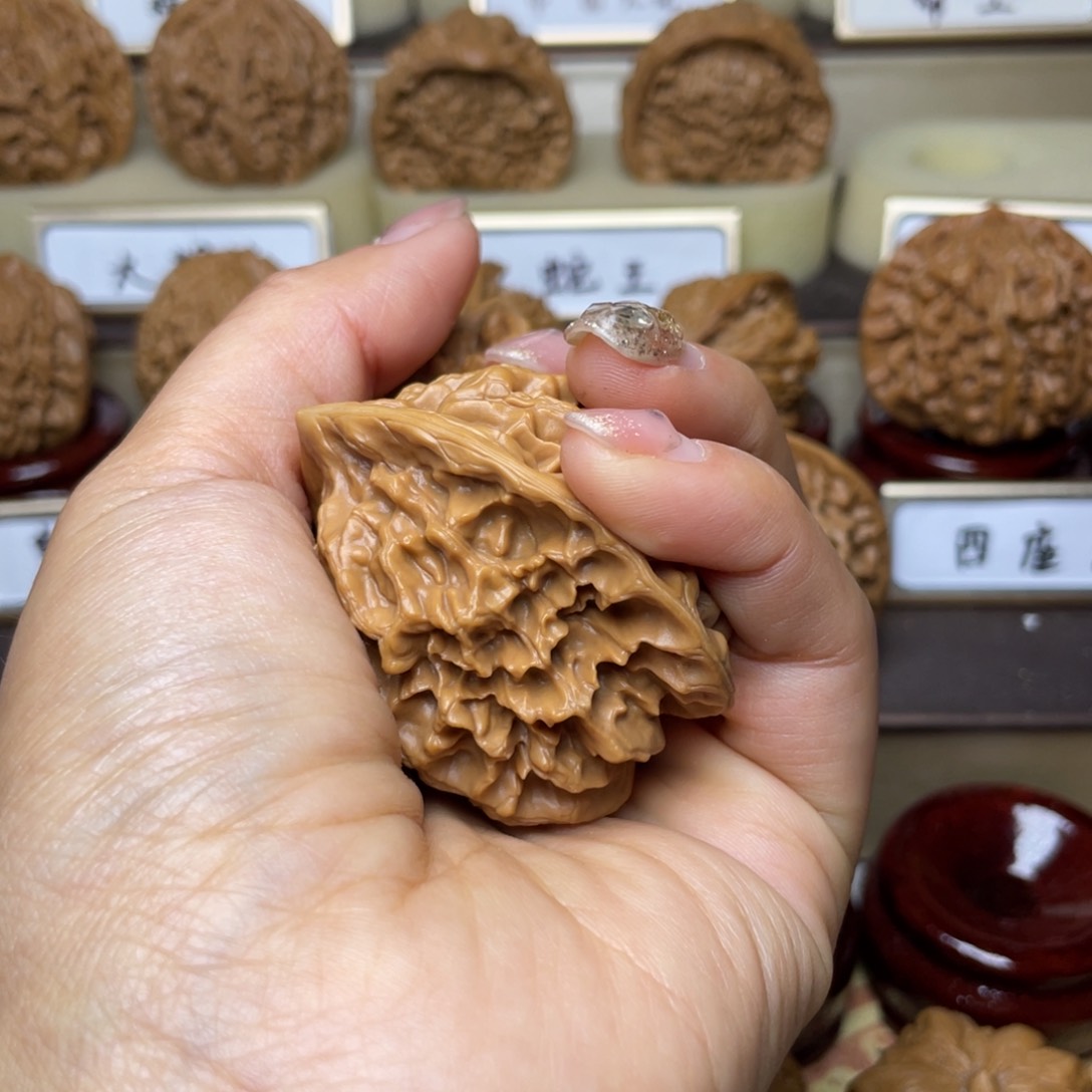 文玩核桃把件稻*帝王换46左右尺寸差价