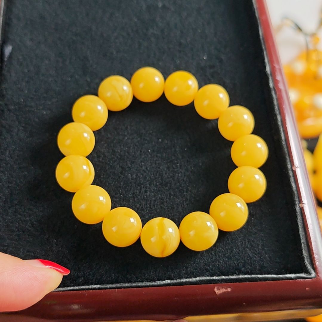 手串蜜蜡未镶嵌同料手串14。